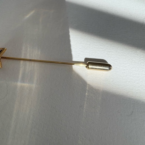 Vintage Avon STAR STICK PIN BROOCH Blue Rhinestone Prong Set 2-Tone 2.25" Long - Picture 3 of 7